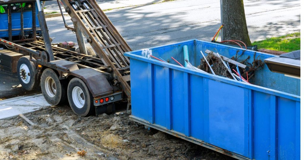 Seasonal Clean-Up: Renting a Dumpster for Fall Projects